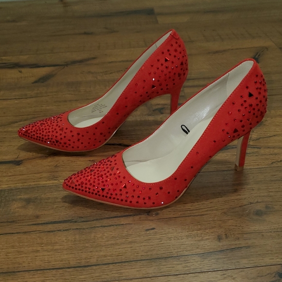 Heels - Picture 1 of 3